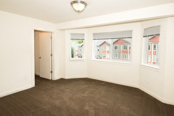 Greenburg 2 Bedroom Apt Greenburg - 2 Bed Apt